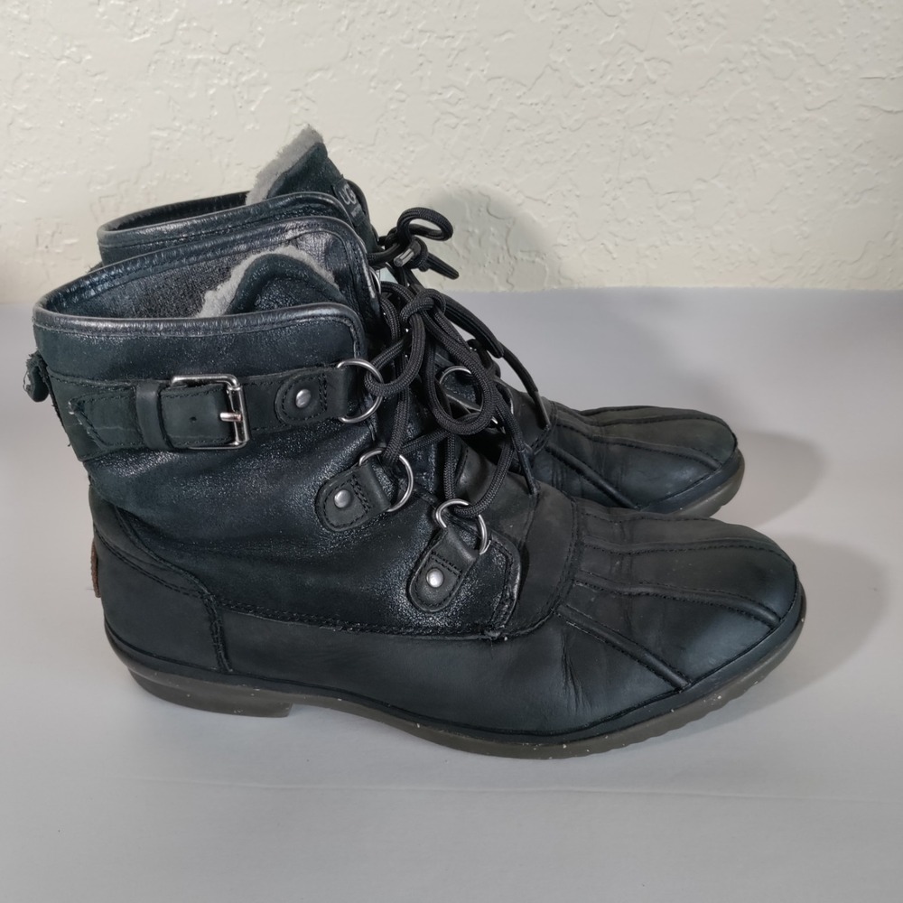 Ugg Australia Cecile Women Ankle Leather Saltwater Boots shoes sz 9.5